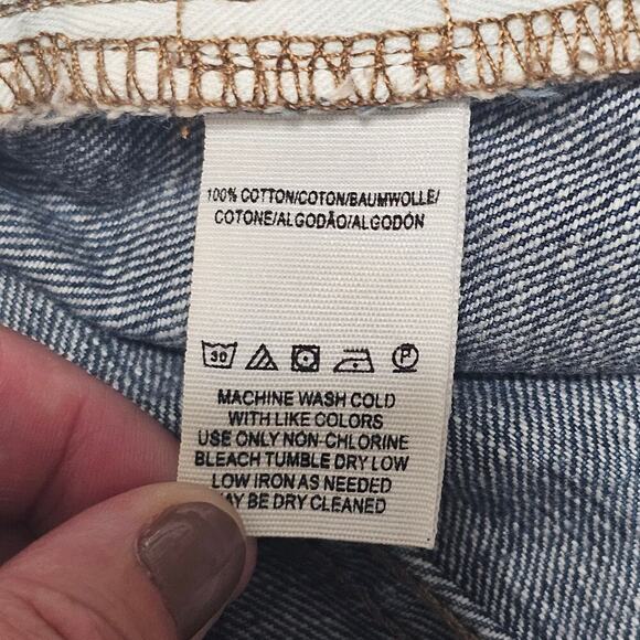 WE THE FREE Daisy Chain Lace Frayed Denim Short Size 24 - Picture 5 of 6